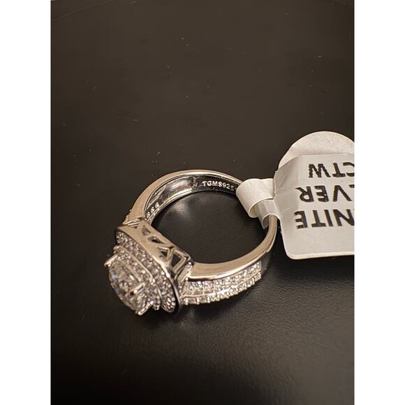 NWT Sz.6 - Womens 1.75ct Moissanite Ring, Stamped 925 Silver - Picture 3 of 8